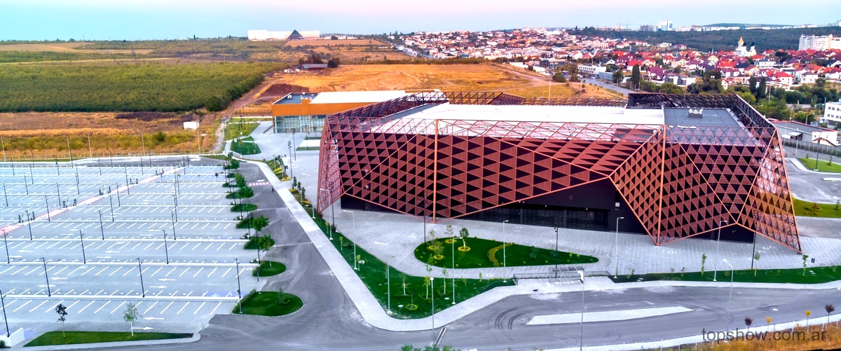 ¿Cuántas plazas de estacionamiento tiene el Wanda Metropolitano?